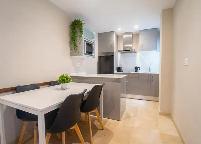 Апартаменты H&h Ganivet Center *